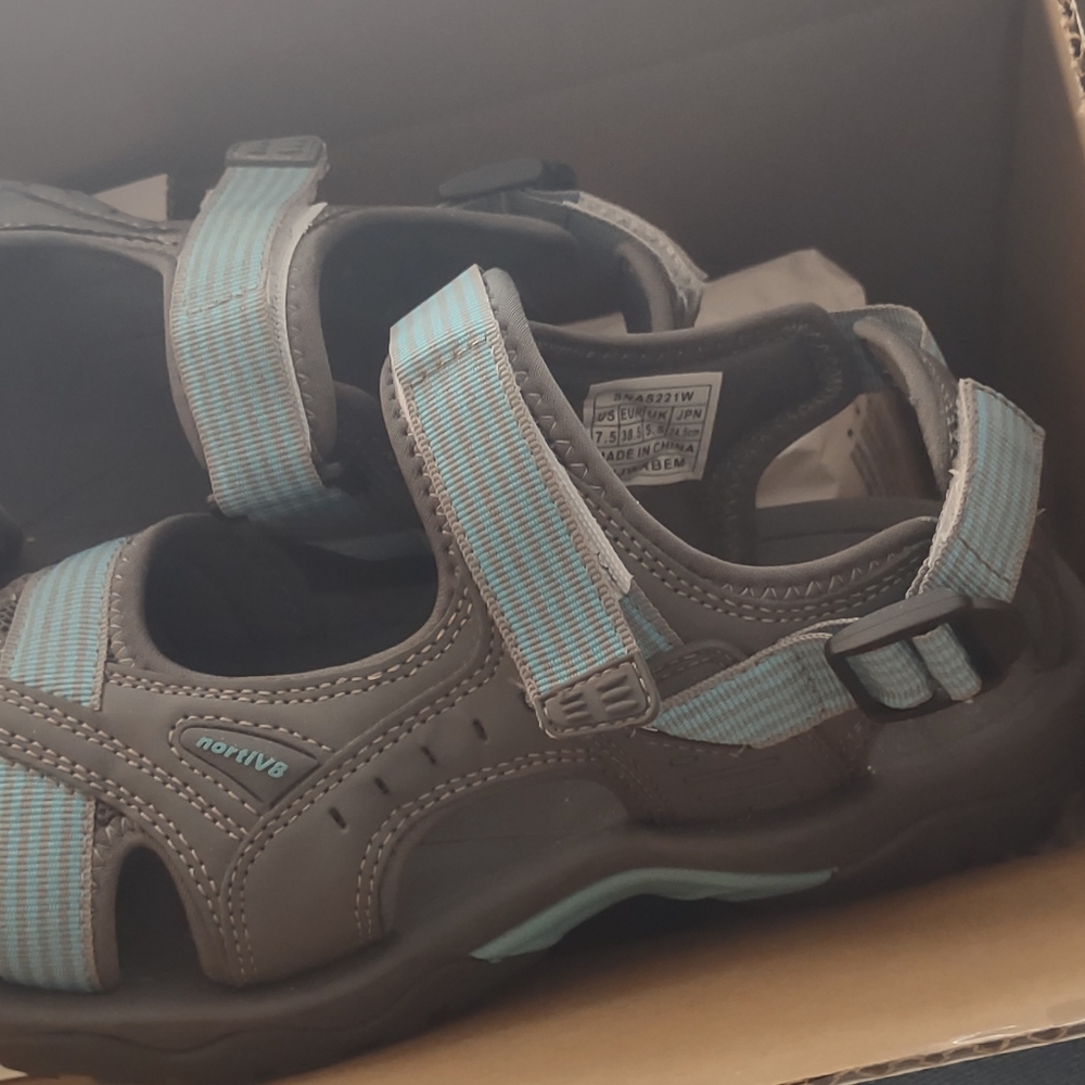 Athletic sandals - Picture 2 of 7
